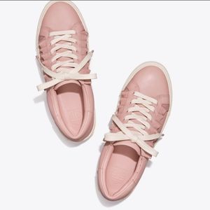 Tory Birch Ruffle Sneaker Shell Pink size 7.5